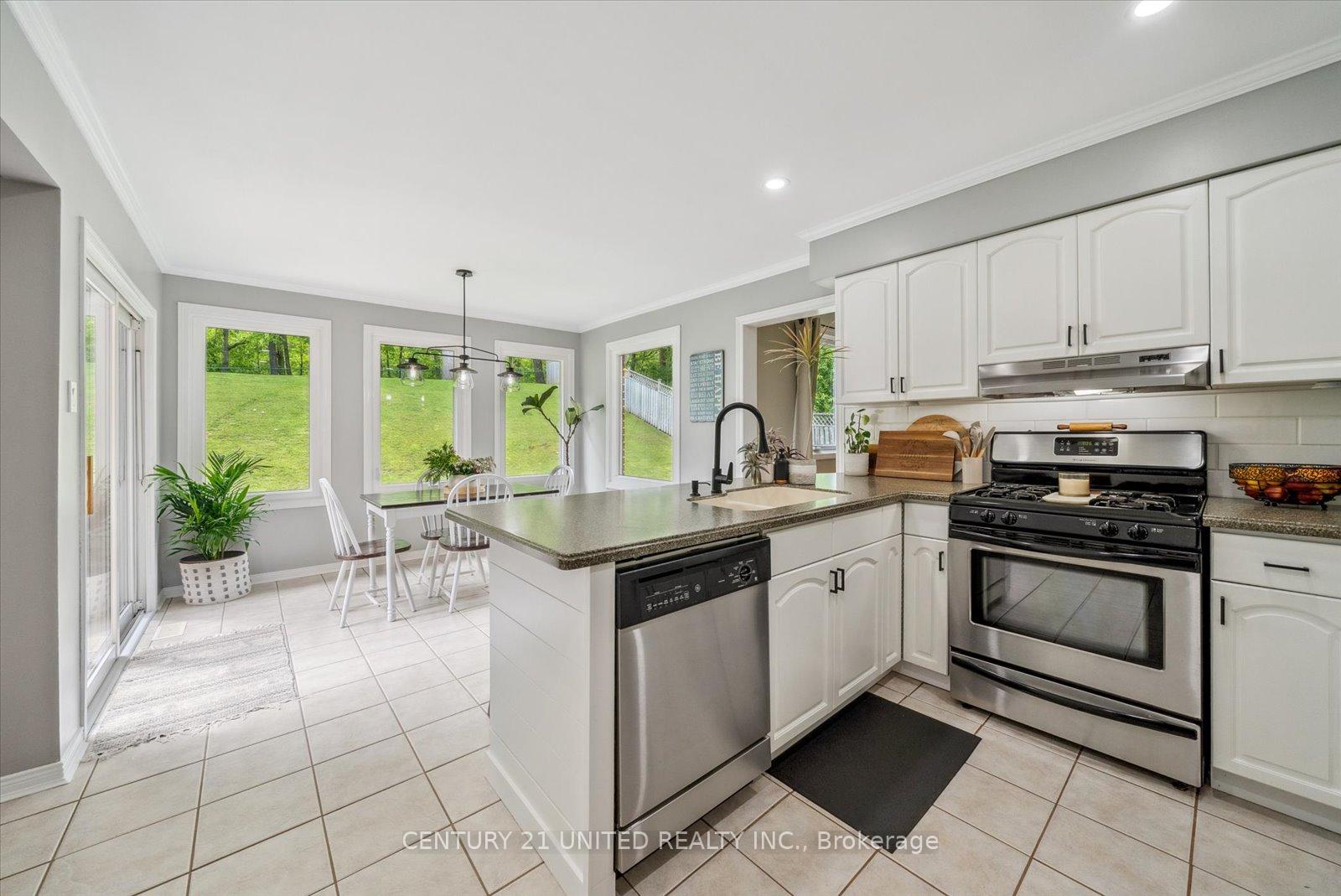 Photo 13 of 1345 Hetherington Drive, Peterborough, Northcrest Ward 5 — HOMEH