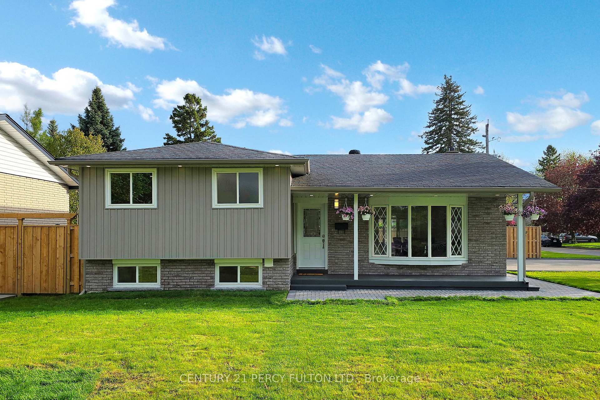 Photo 1 of 8 Burrells Road, Ajax, South East — HOMEH