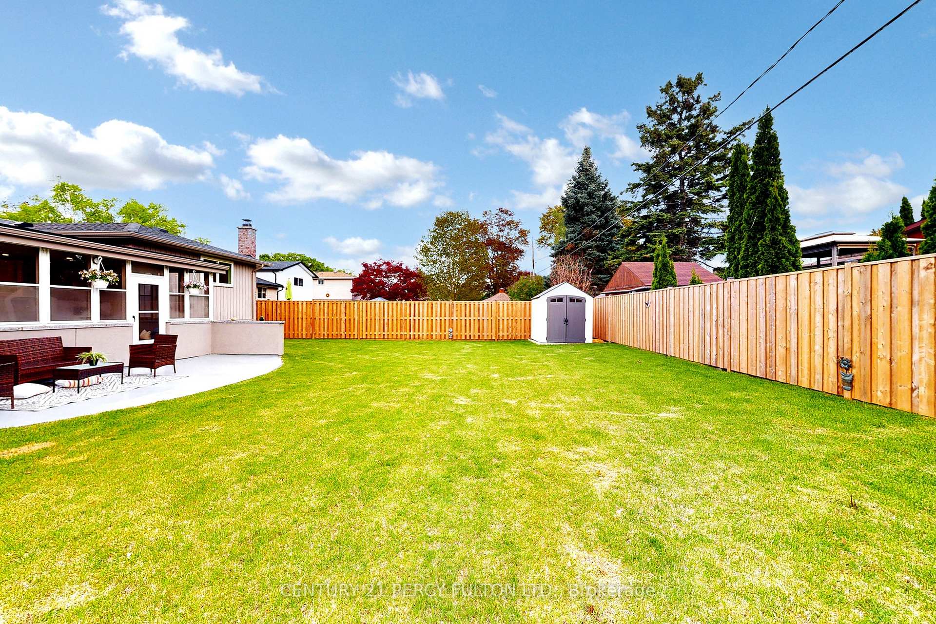 Photo 2 of 8 Burrells Road, Ajax, South East — HOMEH