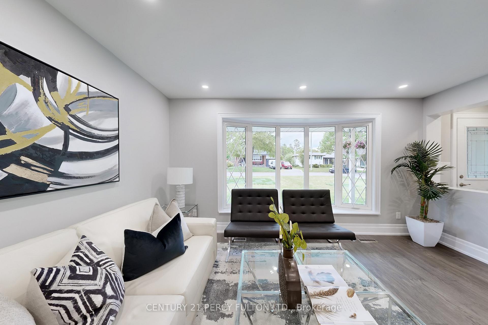 Photo 11 of 8 Burrells Road, Ajax, South East — HOMEH
