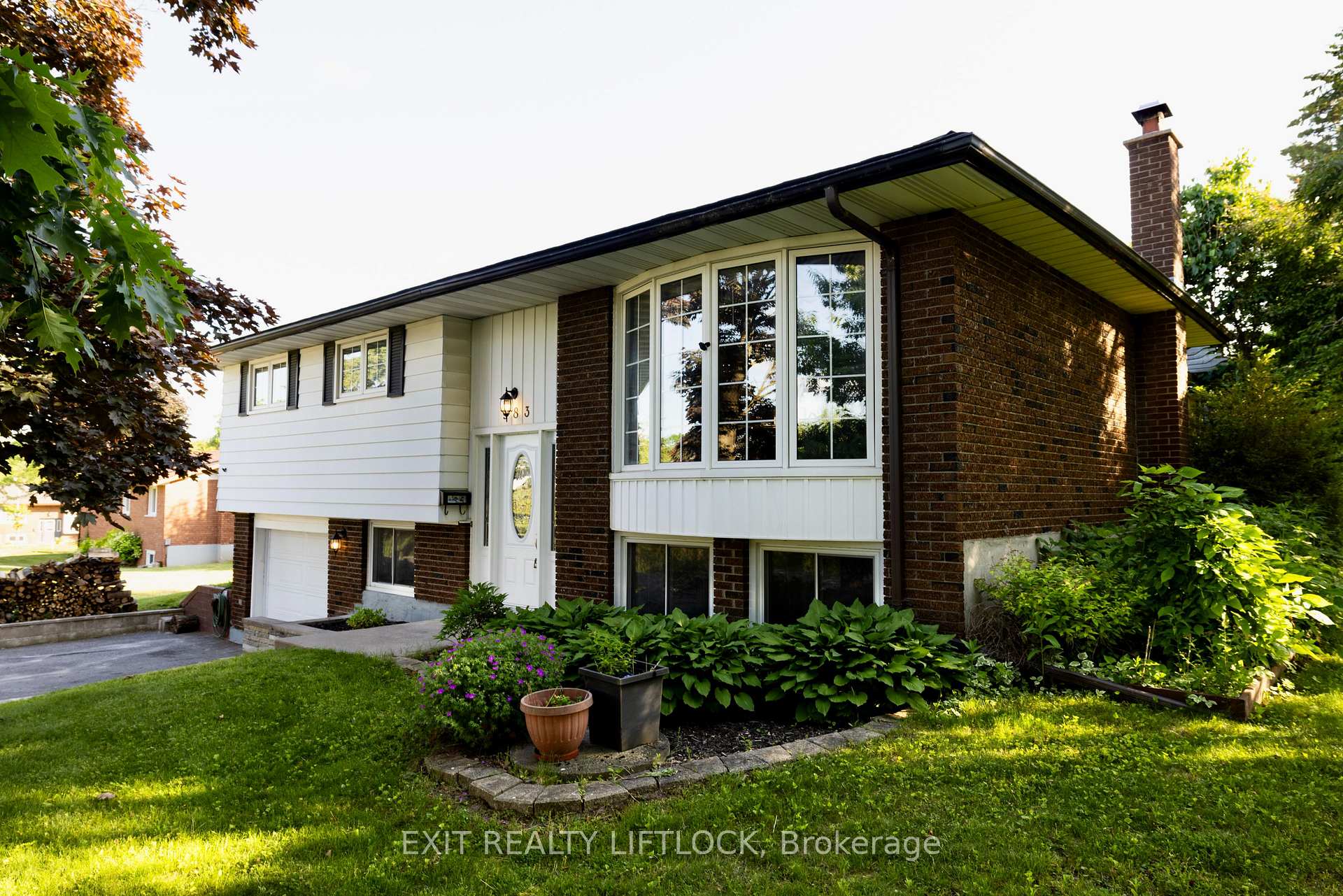 Photo 1 of 983 Deana Boulevard, Peterborough, Northcrest Ward 5 — HOMEH