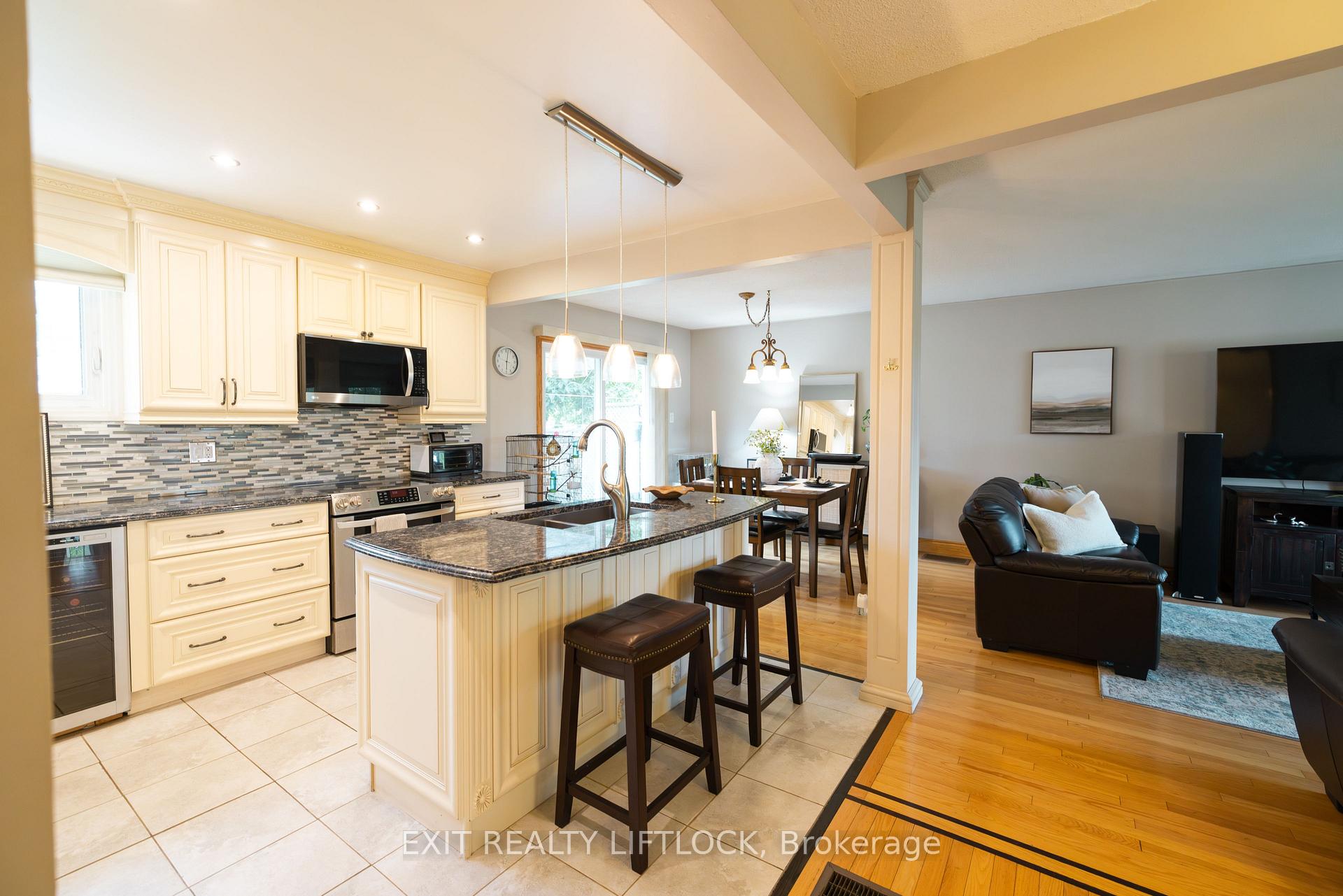 Photo 5 of 983 Deana Boulevard, Peterborough, Northcrest Ward 5 — HOMEH