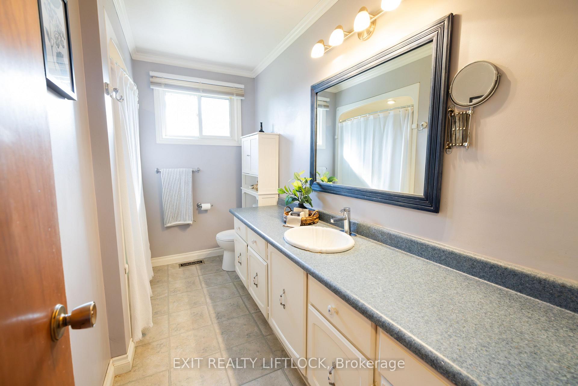 Photo 14 of 983 Deana Boulevard, Peterborough, Northcrest Ward 5 — HOMEH