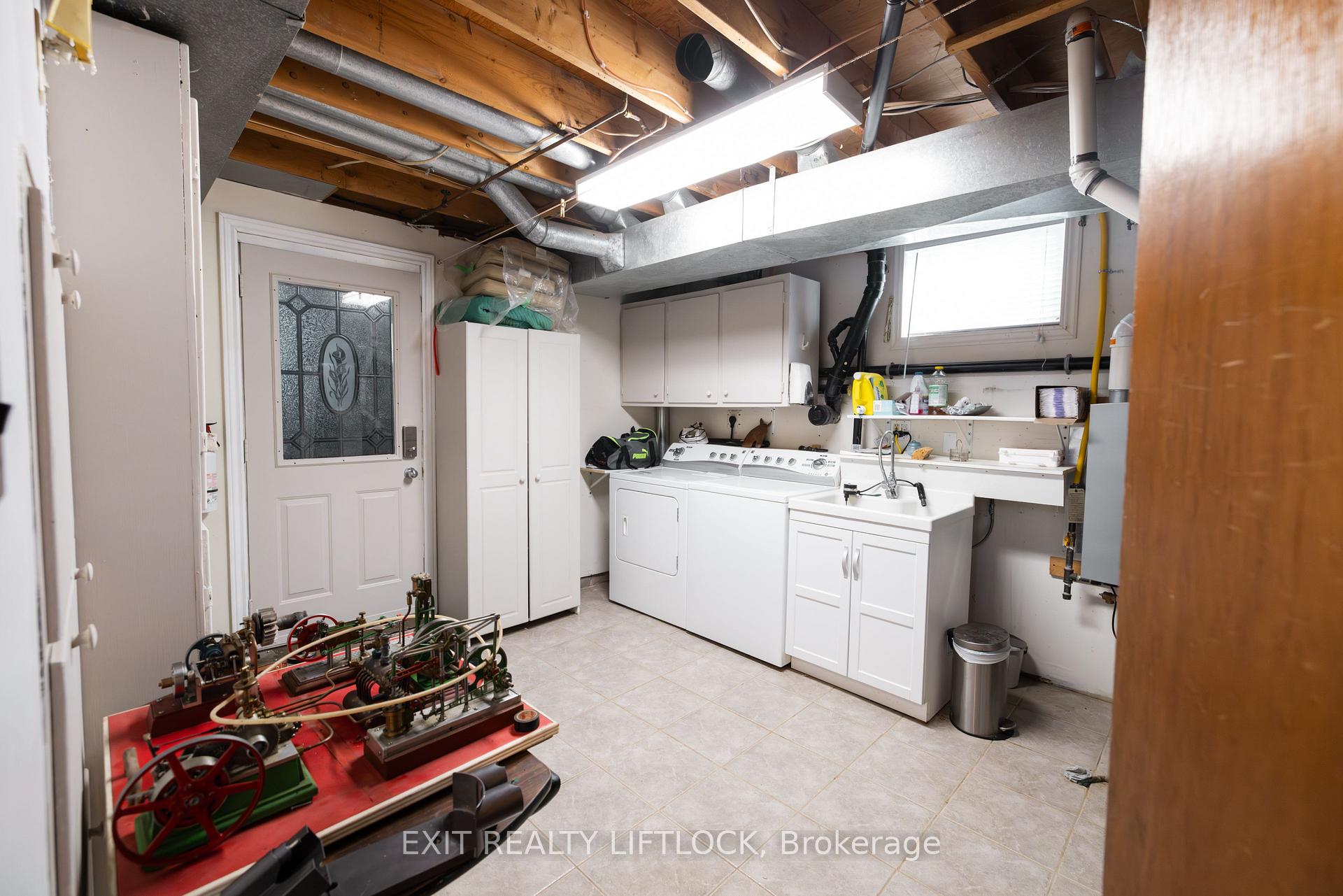 Photo 20 of 983 Deana Boulevard, Peterborough, Northcrest Ward 5 — HOMEH
