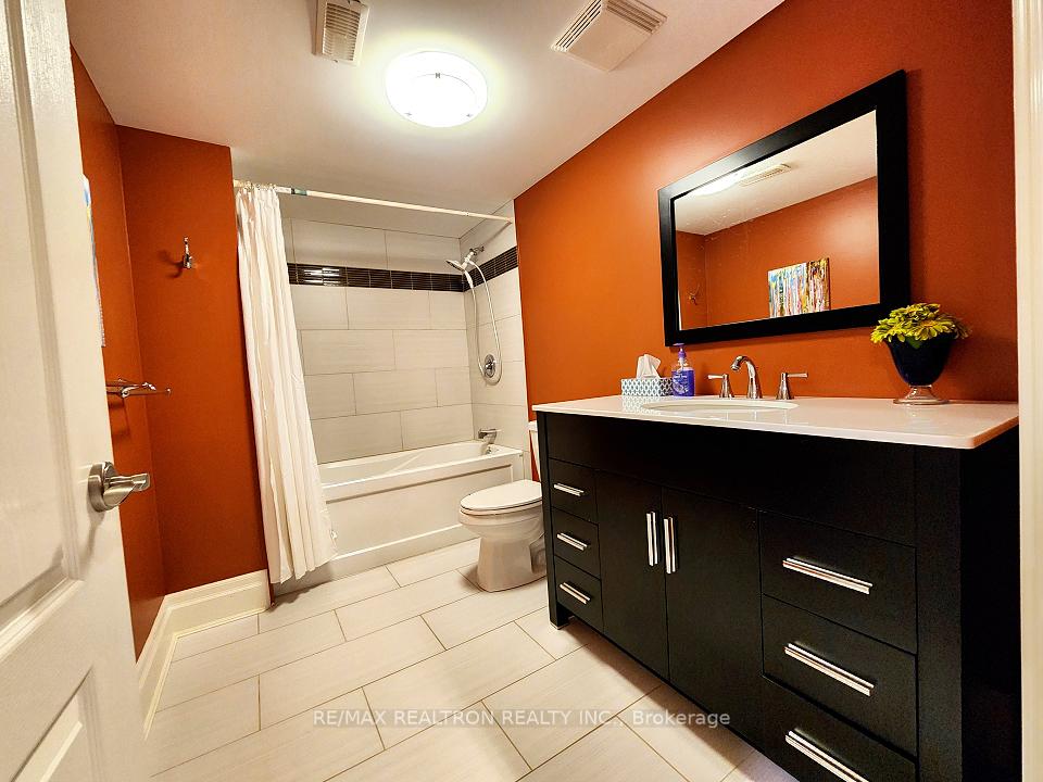 Photo 6 of 51 Glass Drive, Aurora, Aurora Highlands — HOMEH
