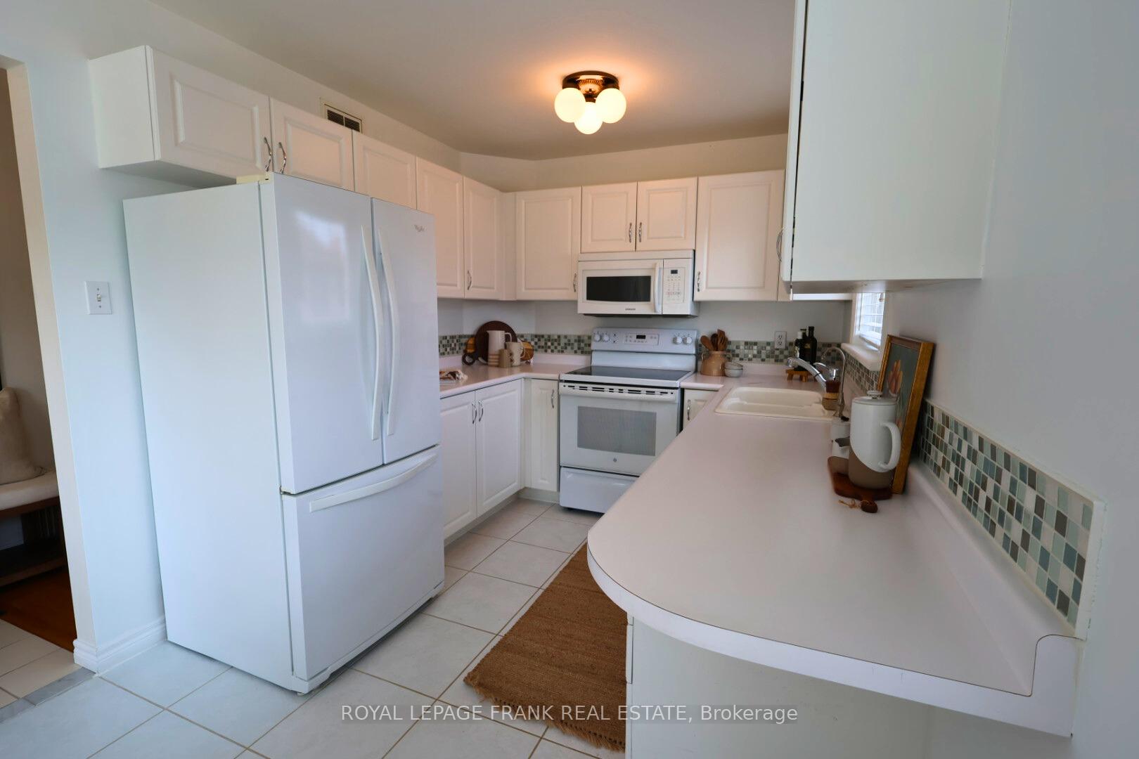 Photo 5 of 1606 Ramblewood Drive, Peterborough, Otonabee Ward 1 — HOMEH
