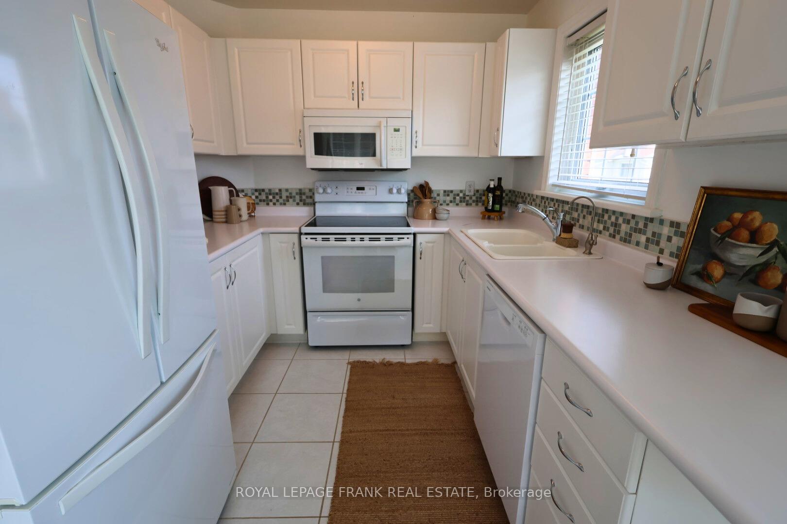 Photo 6 of 1606 Ramblewood Drive, Peterborough, Otonabee Ward 1 — HOMEH