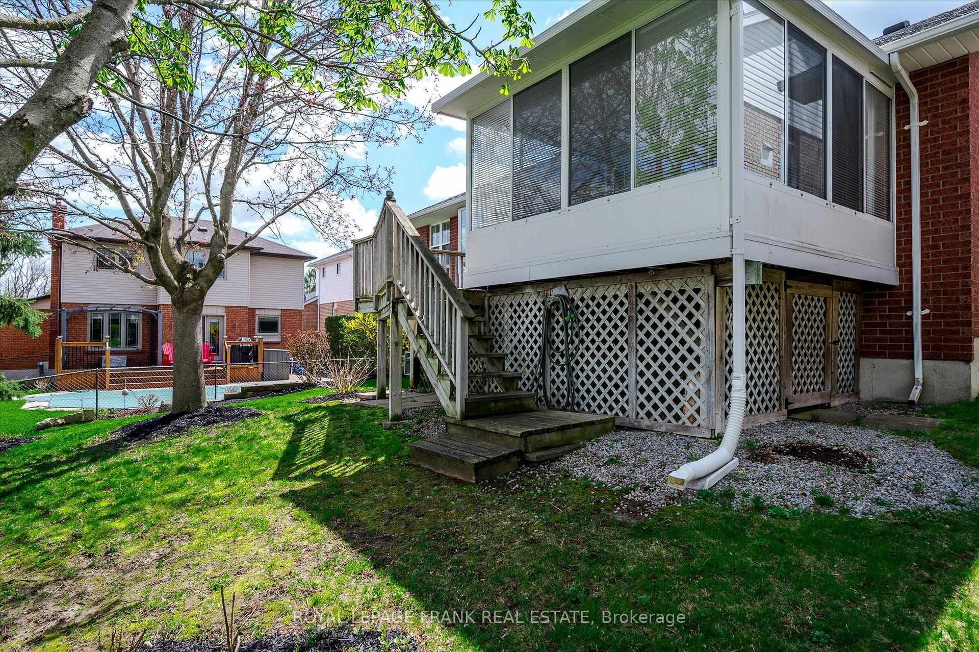 Photo 30 of 1606 Ramblewood Drive, Peterborough, Otonabee Ward 1 — HOMEH
