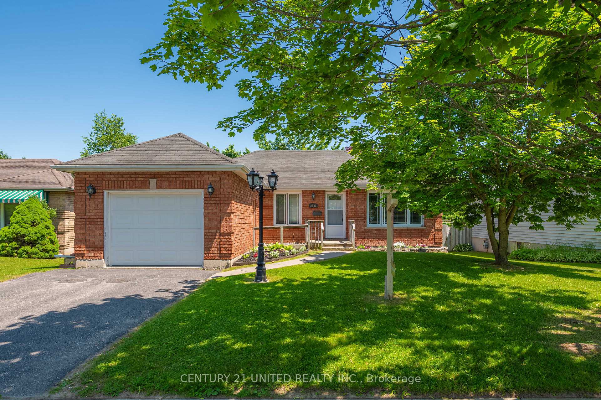 Photo 1 of 2509 Marsdale Drive, Peterborough, Ashburnham Ward 4 — HOMEH