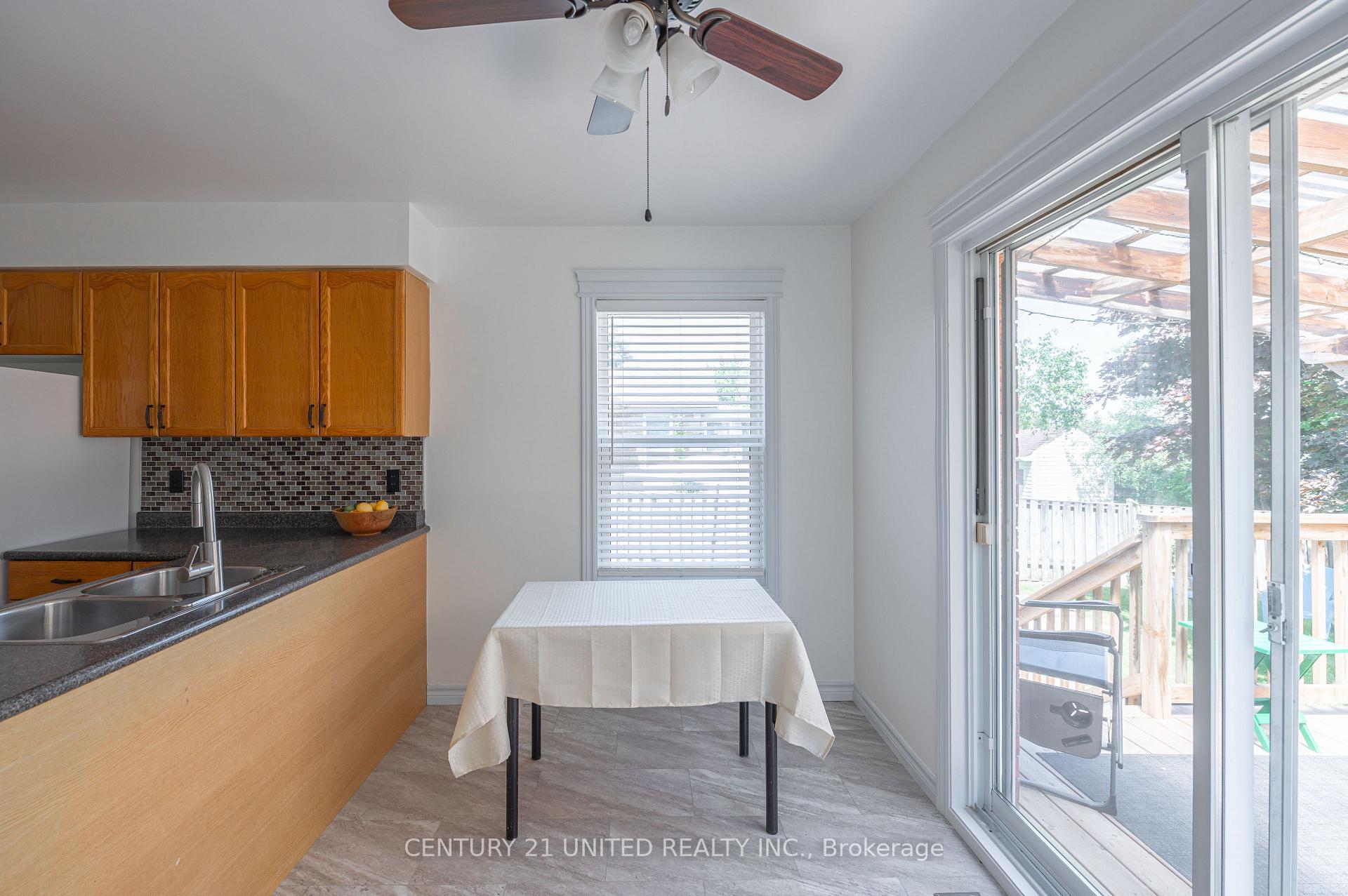 Photo 12 of 2509 Marsdale Drive, Peterborough, Ashburnham Ward 4 — HOMEH