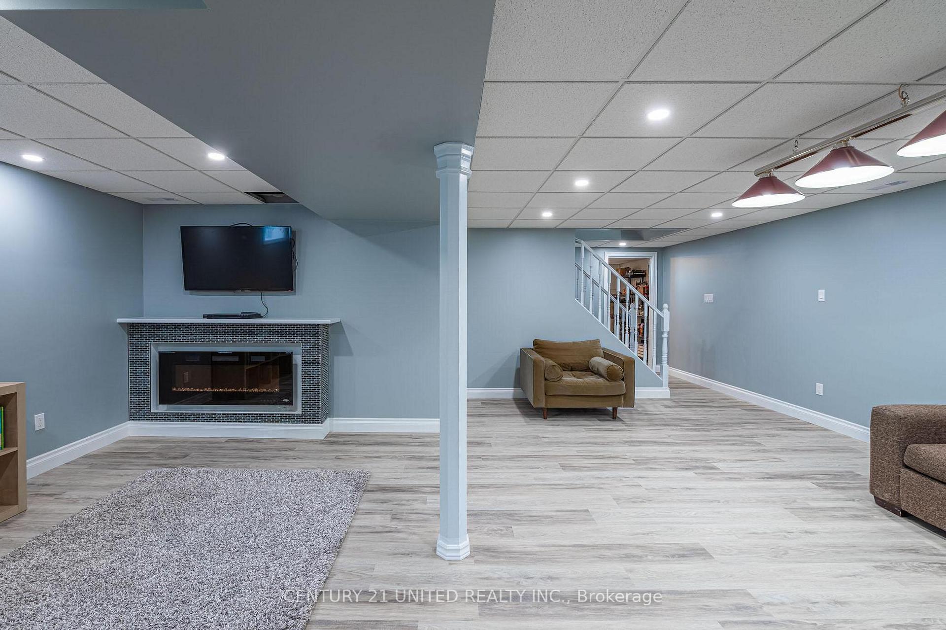 Photo 23 of 2509 Marsdale Drive, Peterborough, Ashburnham Ward 4 — HOMEH