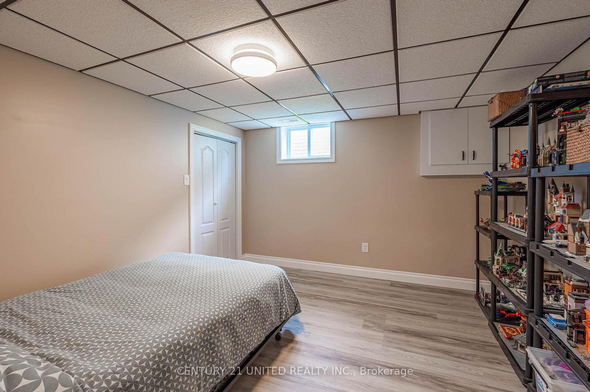 Photo 25 of 2509 Marsdale Drive, Peterborough, Ashburnham Ward 4 — HOMEH