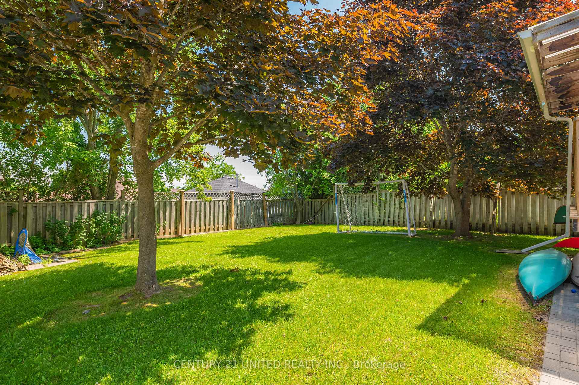 Photo 33 of 2509 Marsdale Drive, Peterborough, Ashburnham Ward 4 — HOMEH