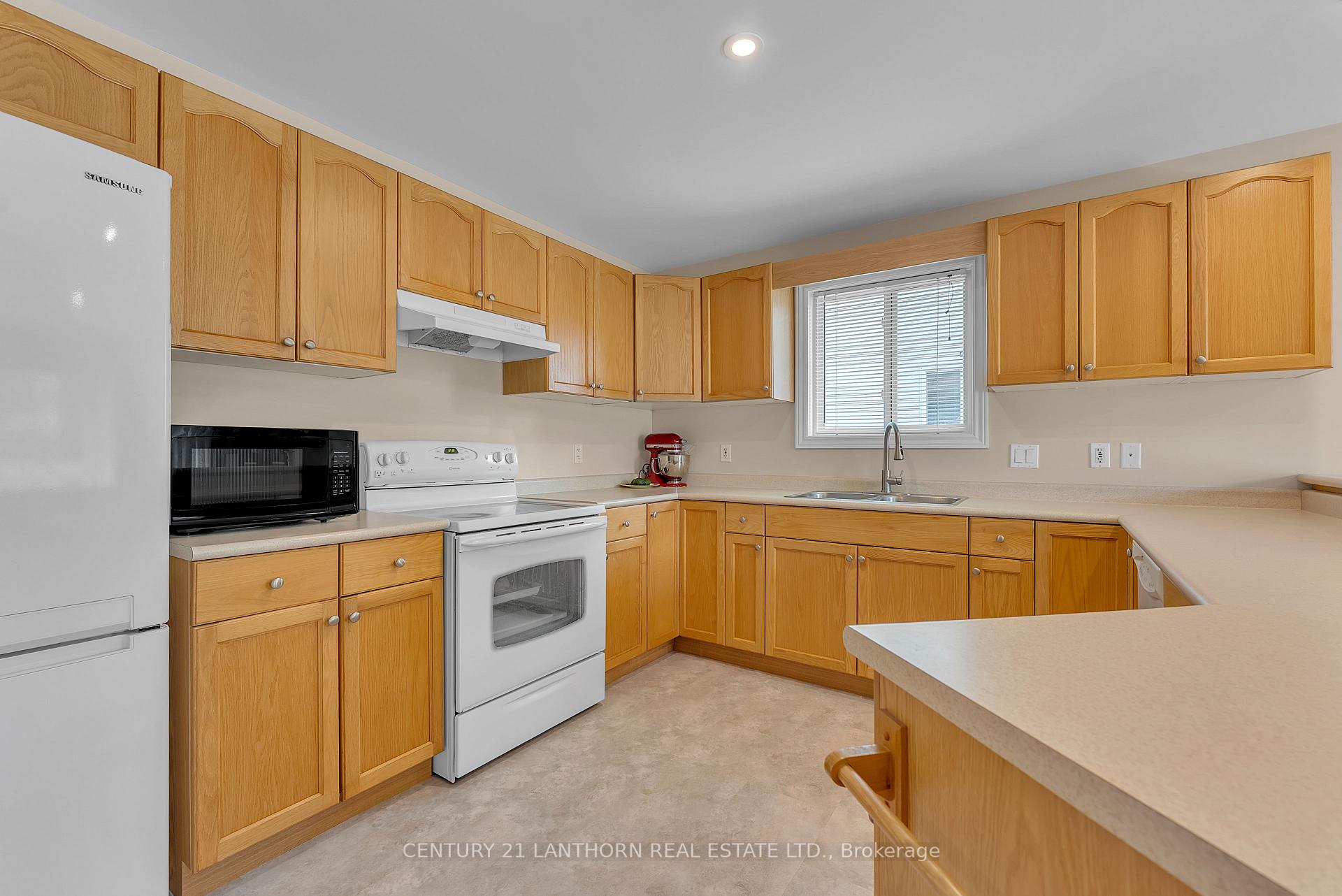 Photo 40 of 5 Finch Drive, Belleville, Belleville Ward — HOMEH