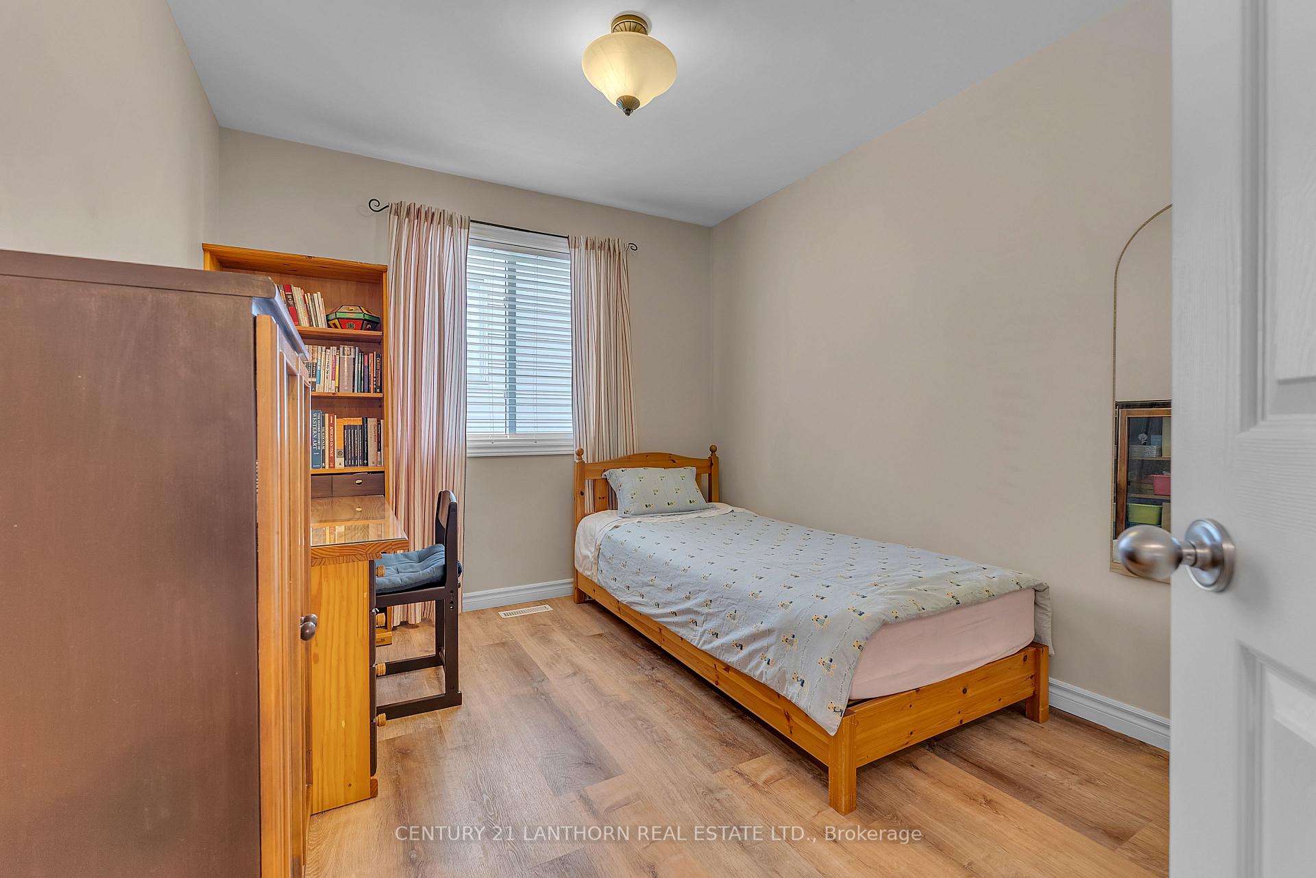 Photo 21 of 5 Finch Drive, Belleville, Belleville Ward — HOMEH