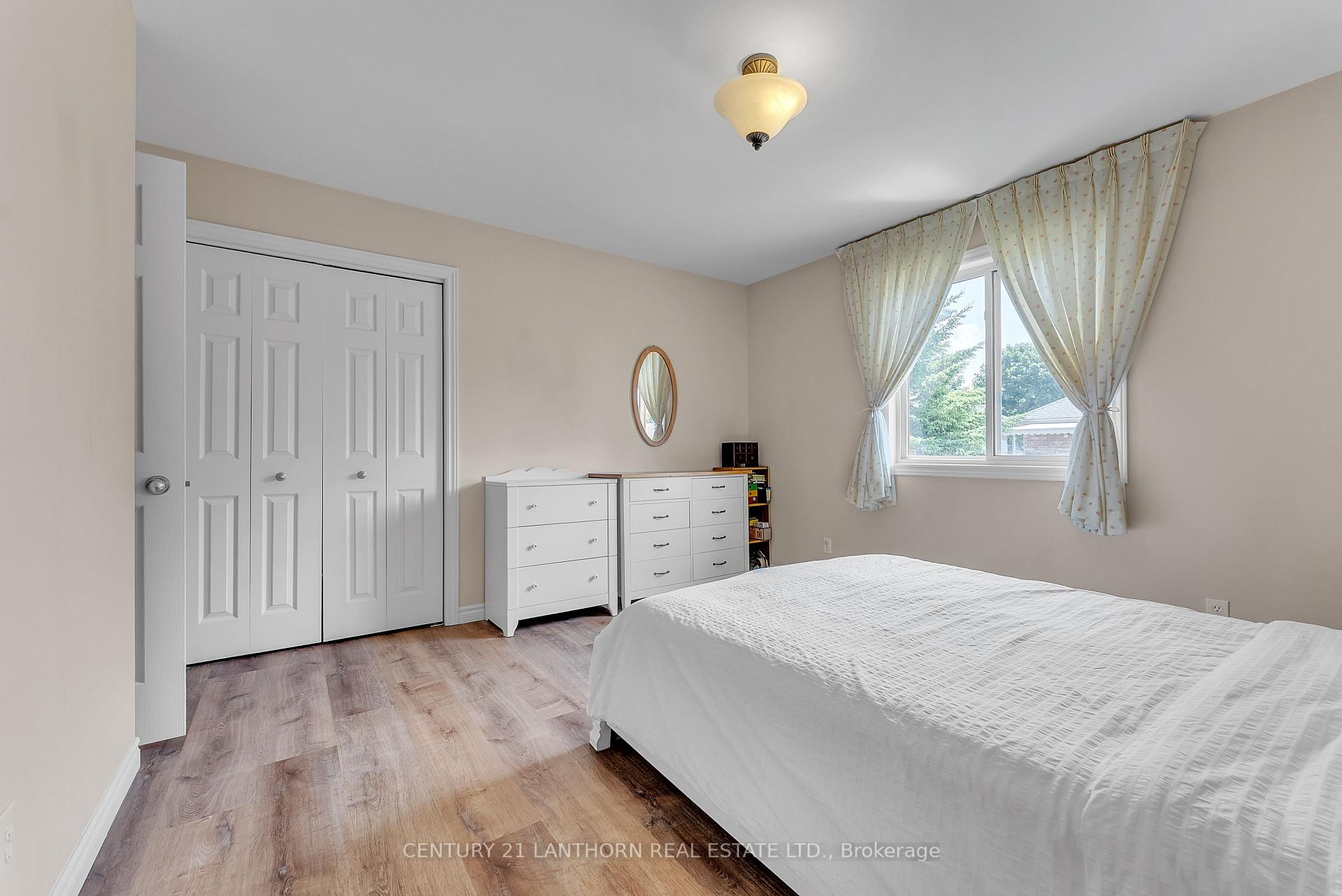 Photo 25 of 5 Finch Drive, Belleville, Belleville Ward — HOMEH