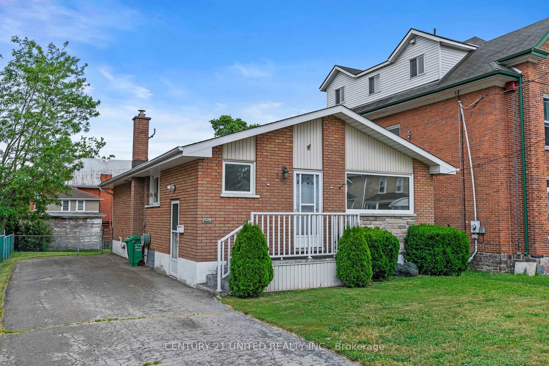 Photo 2 of 744 Water Street, Peterborough, Northcrest Ward 5 — HOMEH