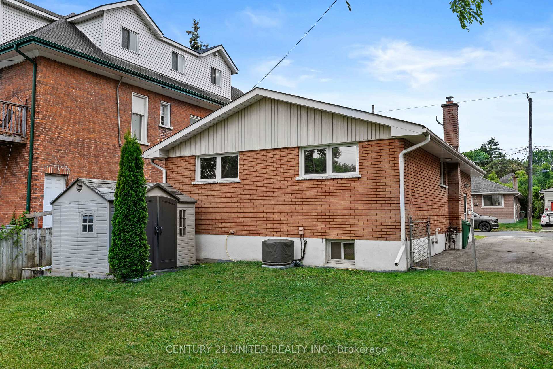 Photo 5 of 744 Water Street, Peterborough, Northcrest Ward 5 — HOMEH