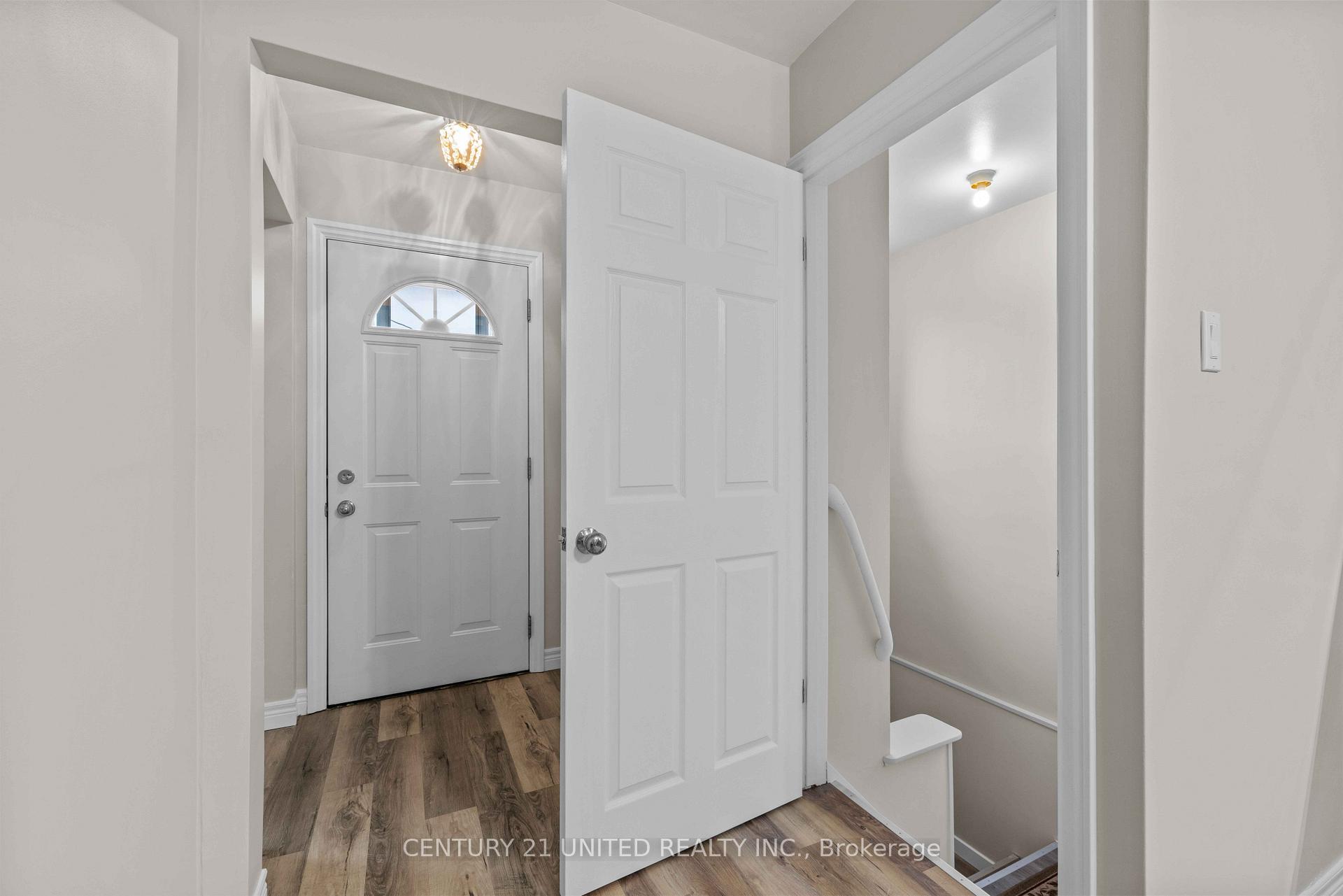 Photo 9 of 744 Water Street, Peterborough, Northcrest Ward 5 — HOMEH