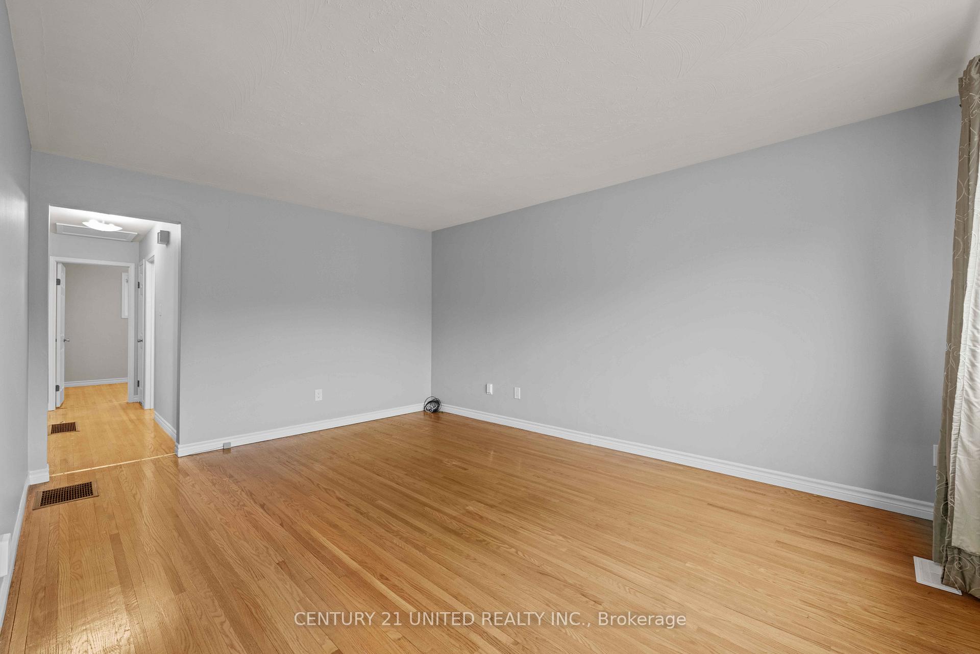 Photo 14 of 744 Water Street, Peterborough, Northcrest Ward 5 — HOMEH