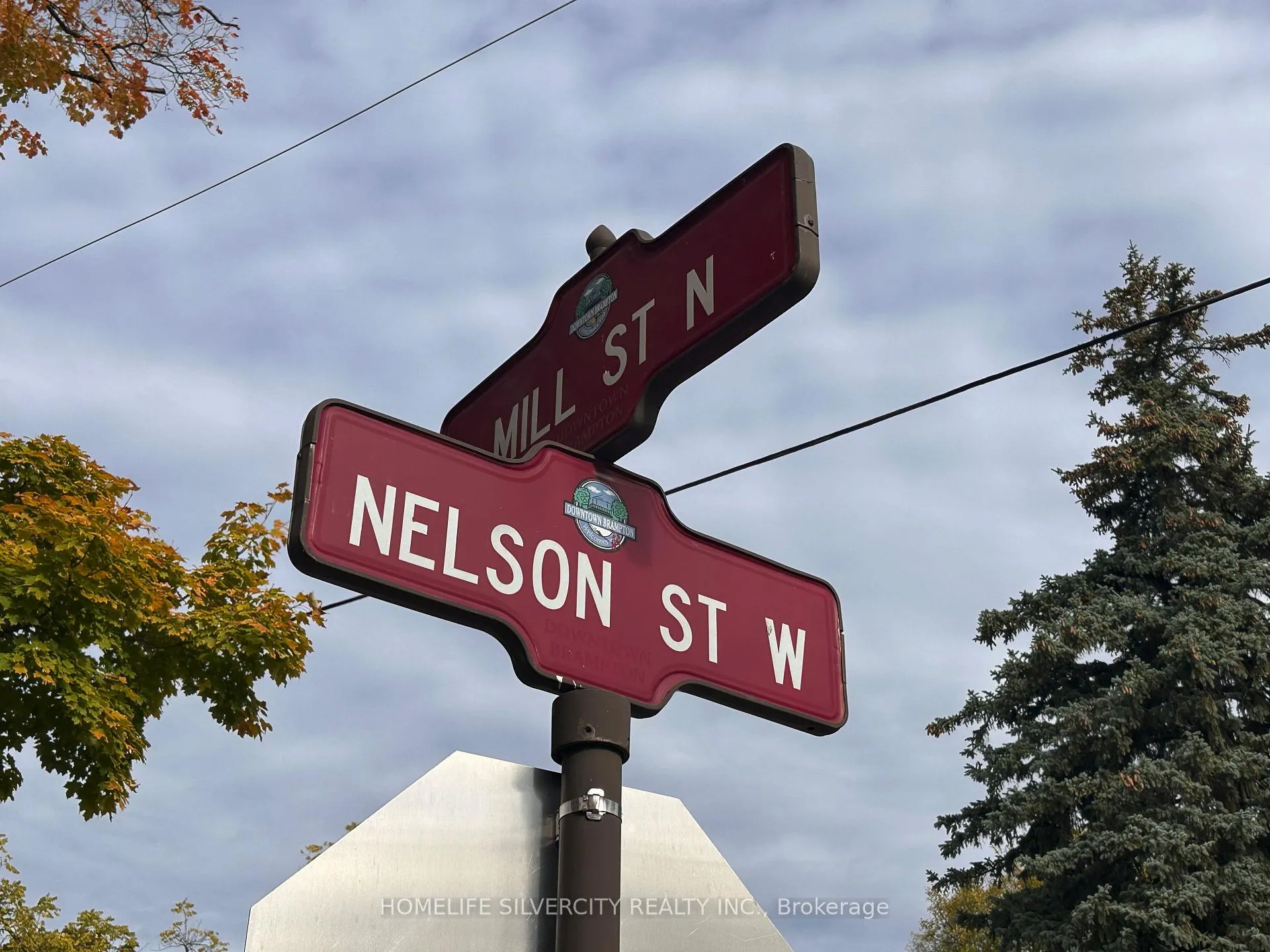 Photo 3 of Unit 4, 50 Nelson Street W, Brampton, Downtown Brampton — HOMEH
