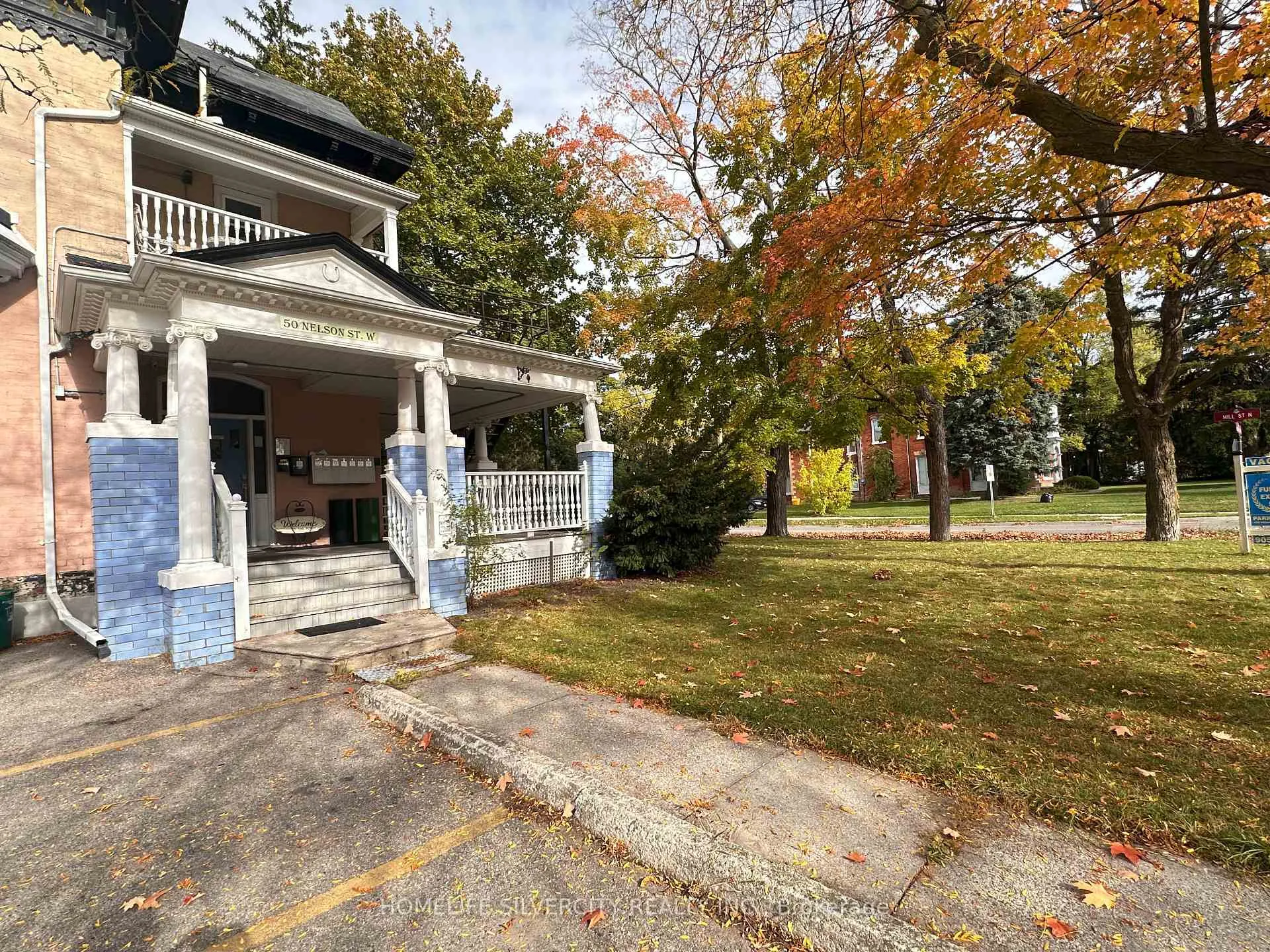 Photo 7 of Unit 4, 50 Nelson Street W, Brampton, Downtown Brampton — HOMEH