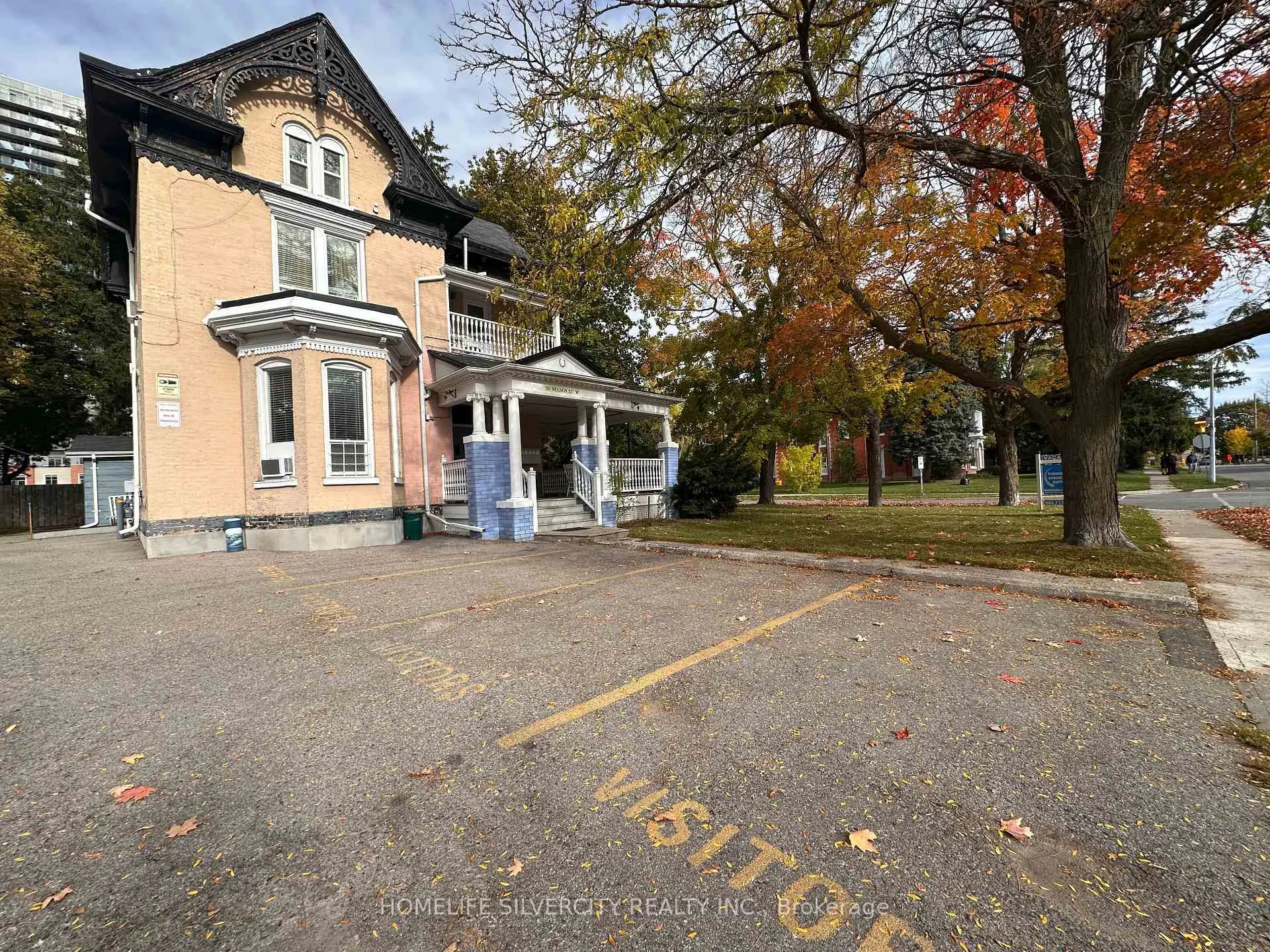 Photo 8 of Unit 4, 50 Nelson Street W, Brampton, Downtown Brampton — HOMEH