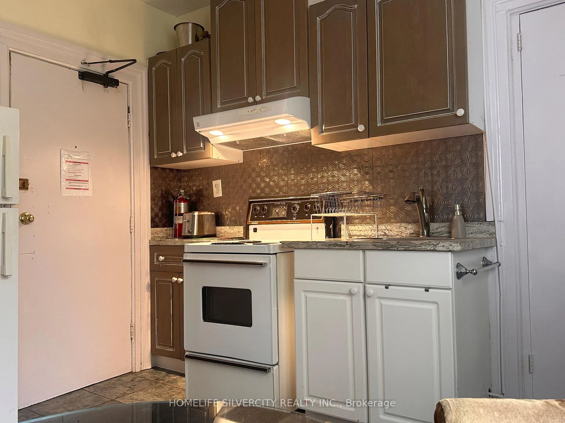 Photo 12 of Unit 4, 50 Nelson Street W, Brampton, Downtown Brampton — HOMEH