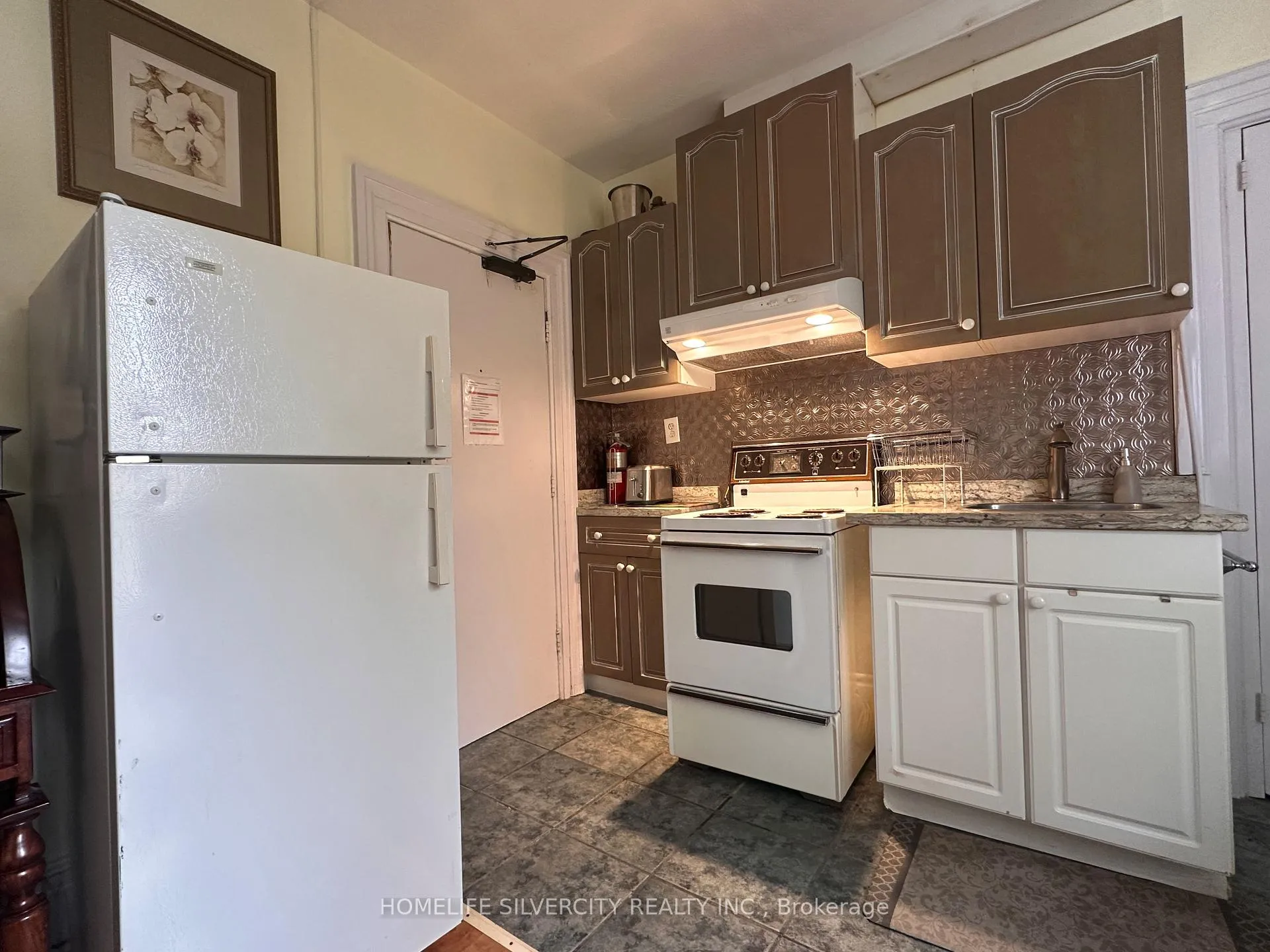 Photo 13 of Unit 4, 50 Nelson Street W, Brampton, Downtown Brampton — HOMEH