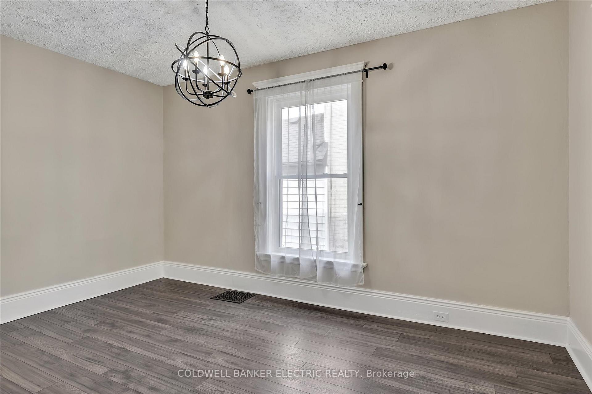 Photo 11 of 202 Braidwood Avenue, Peterborough, Otonabee Ward 1 — HOMEH
