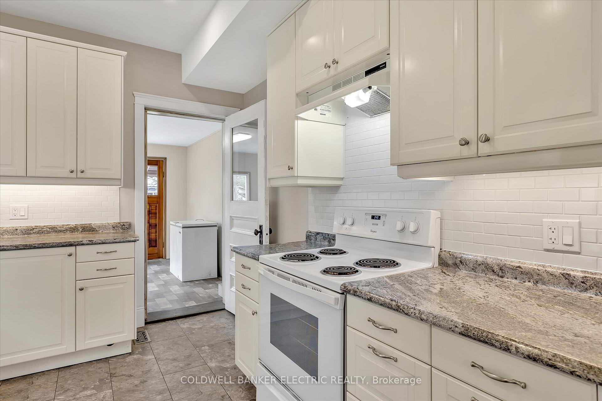 Photo 14 of 202 Braidwood Avenue, Peterborough, Otonabee Ward 1 — HOMEH