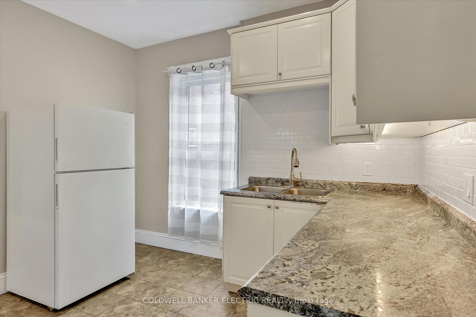 Photo 18 of 202 Braidwood Avenue, Peterborough, Otonabee Ward 1 — HOMEH