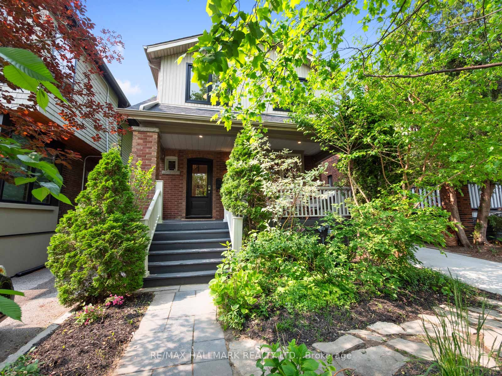 Photo 2 of 18 Thorncliffe Avenue, Toronto, Playter Estates-Danforth — HOMEH