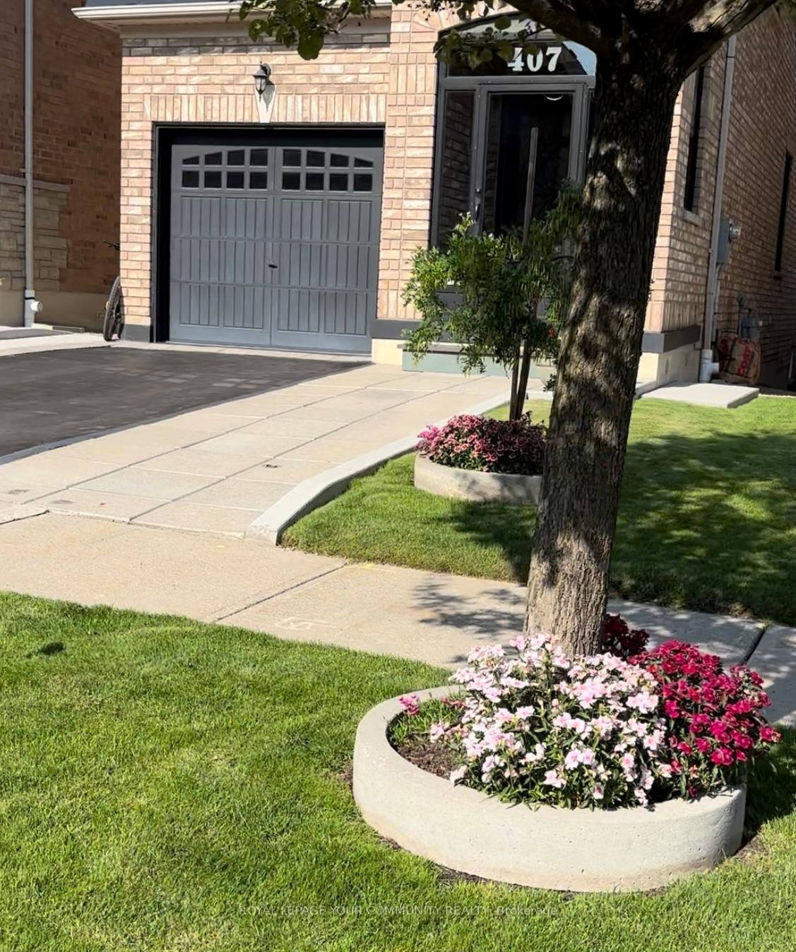 Photo 3 of 407 Lady Nadia Drive, Vaughan, Patterson — HOMEH
