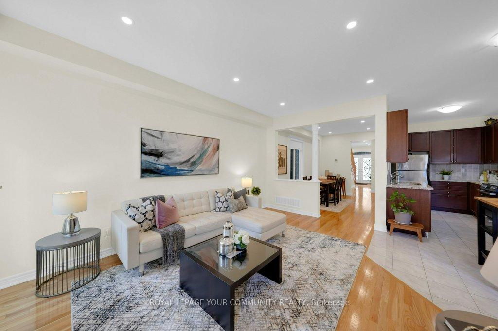 Photo 12 of 407 Lady Nadia Drive, Vaughan, Patterson — HOMEH