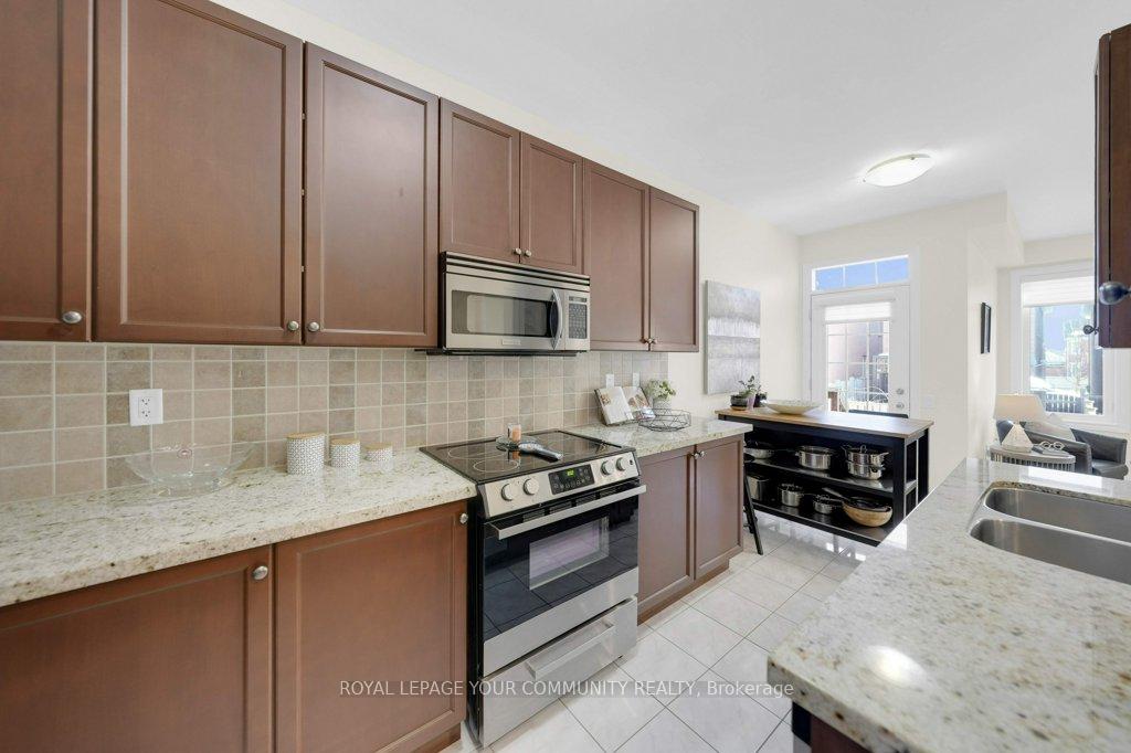 Photo 20 of 407 Lady Nadia Drive, Vaughan, Patterson — HOMEH
