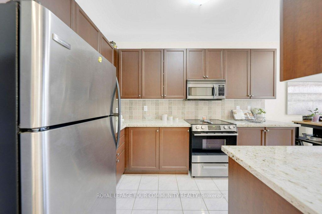 Photo 21 of 407 Lady Nadia Drive, Vaughan, Patterson — HOMEH