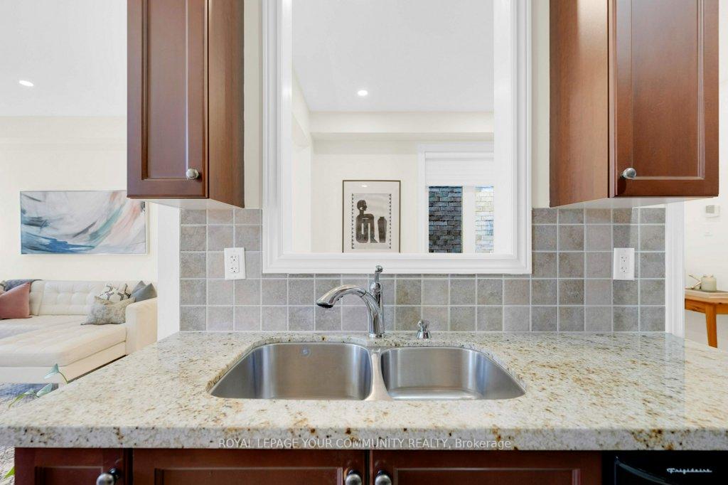 Photo 22 of 407 Lady Nadia Drive, Vaughan, Patterson — HOMEH