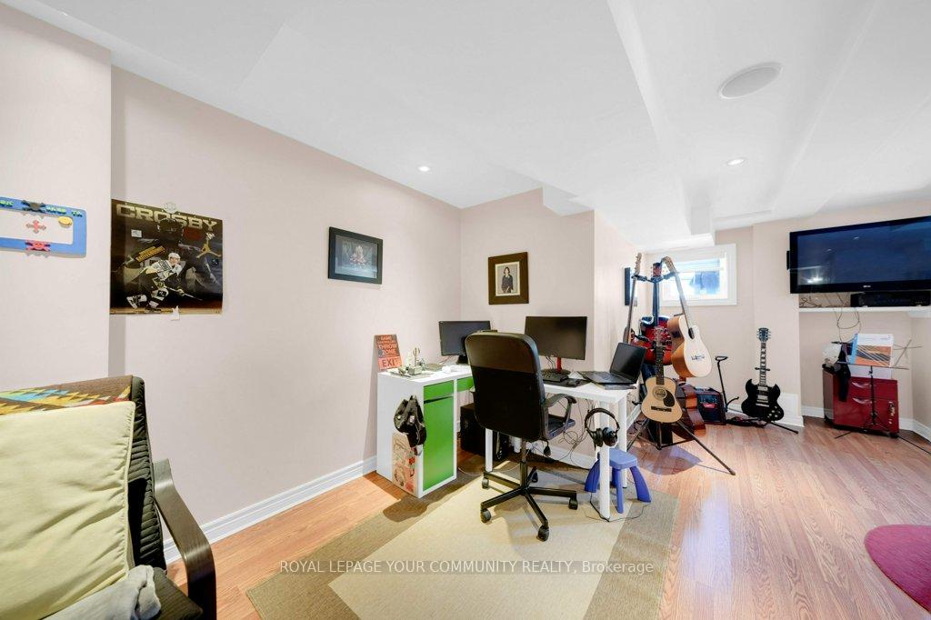 Photo 40 of 407 Lady Nadia Drive, Vaughan, Patterson — HOMEH