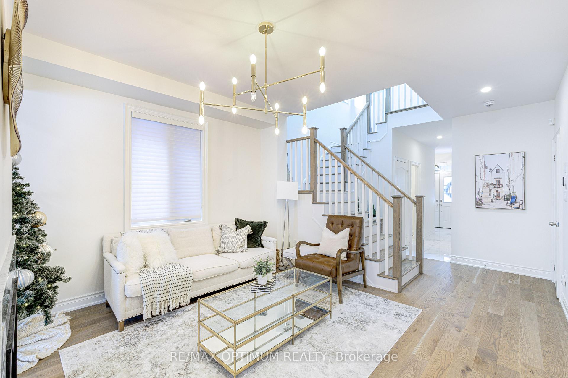 Photo 8 of 3 Mussle White Road, Brampton, Bram West — HOMEH