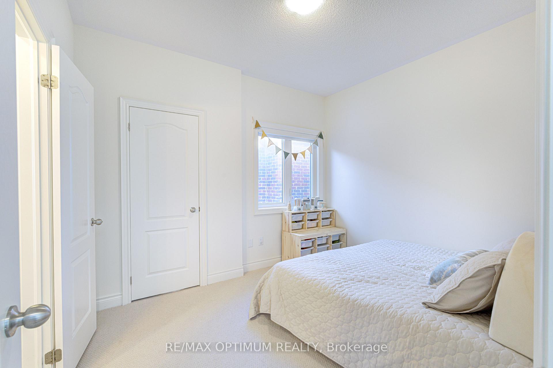 Photo 43 of 3 Mussle White Road, Brampton, Bram West — HOMEH