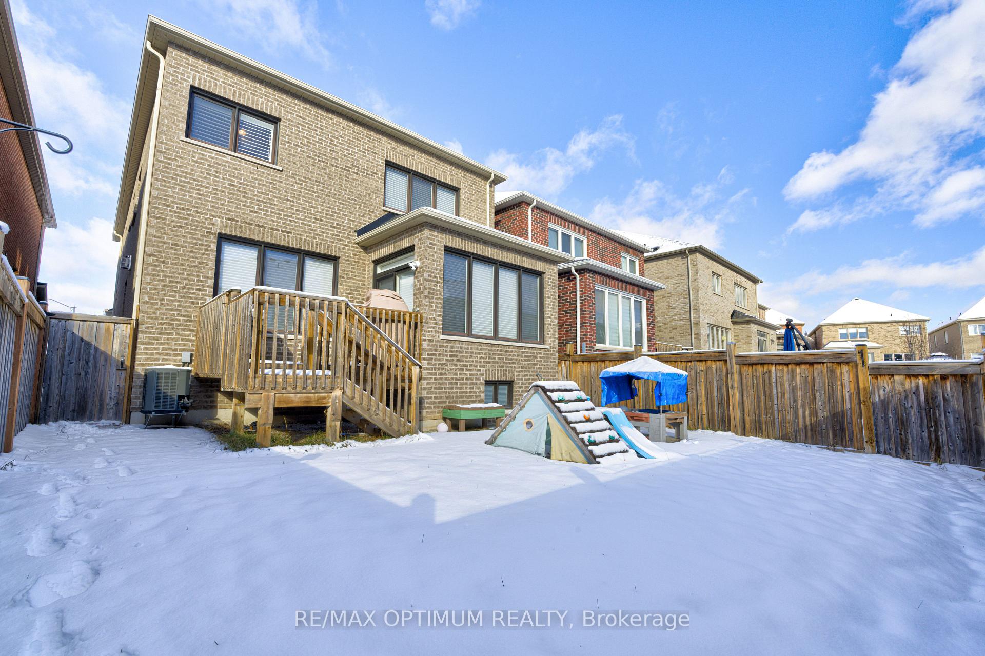 Photo 39 of 3 Mussle White Road, Brampton, Bram West — HOMEH