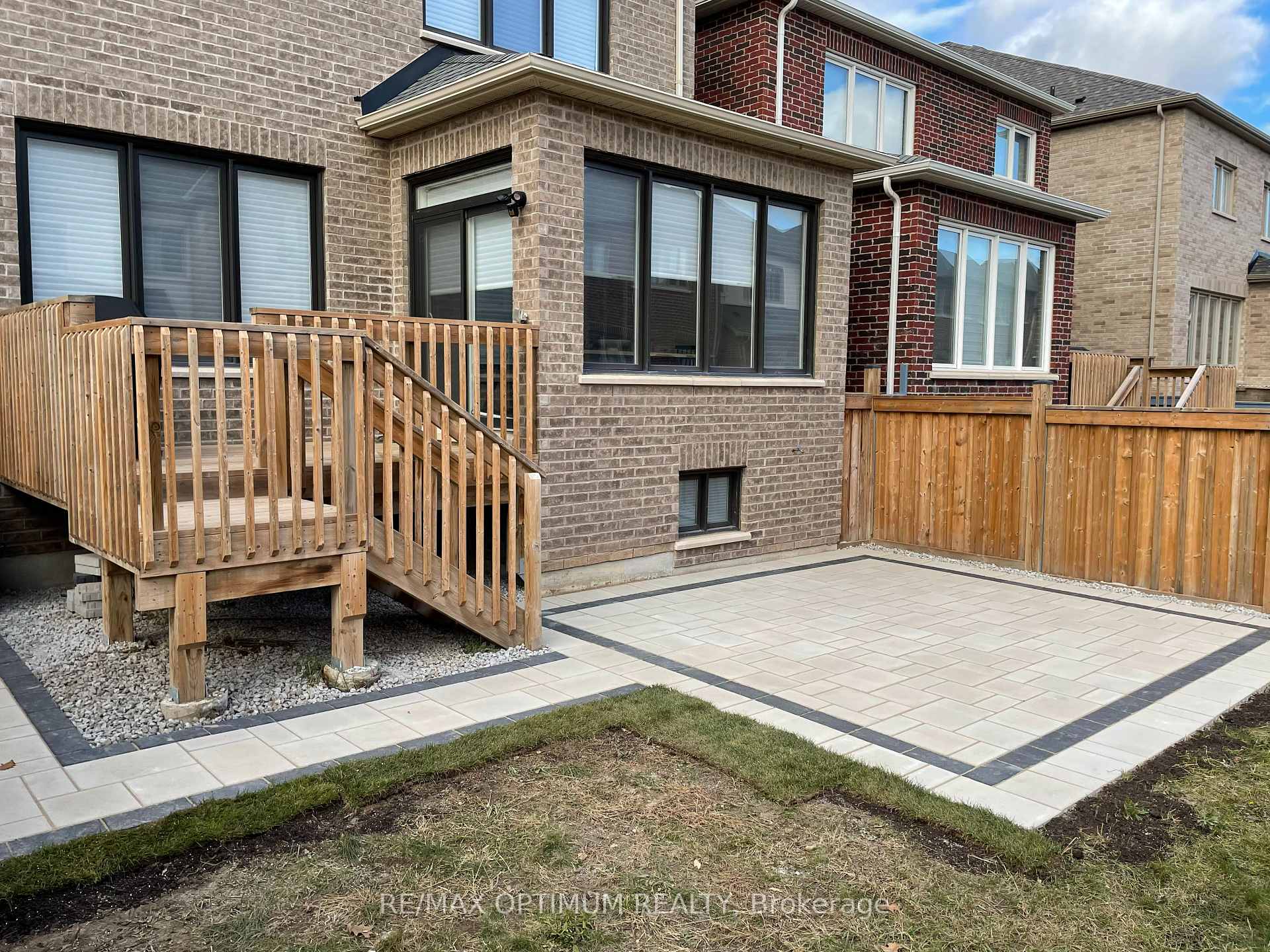 Photo 40 of 3 Mussle White Road, Brampton, Bram West — HOMEH