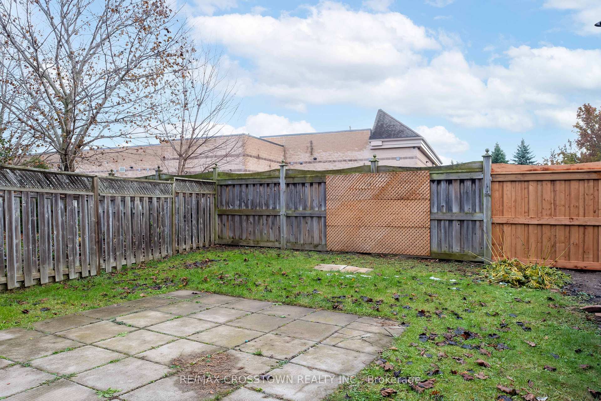 Photo 3 of 57 Lee Crescent, Barrie, Holly — HOMEH