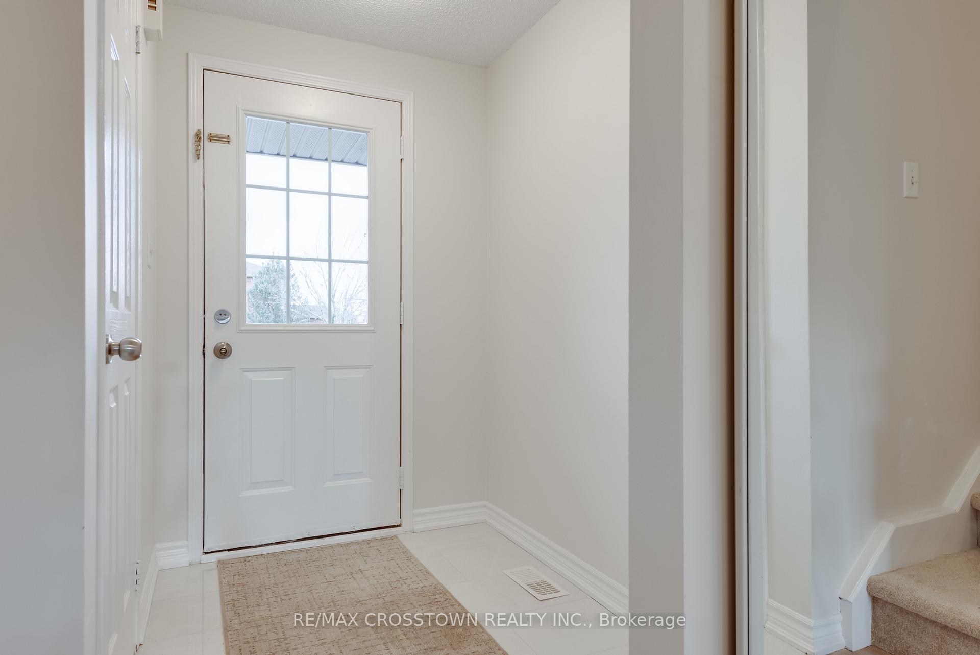 Photo 6 of 57 Lee Crescent, Barrie, Holly — HOMEH