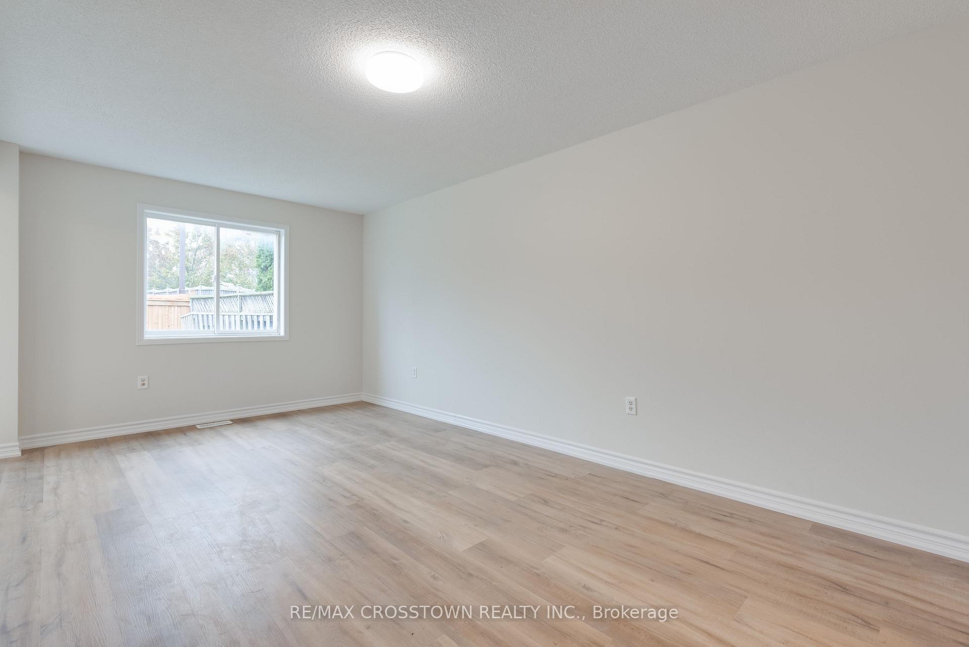 Photo 5 of 57 Lee Crescent, Barrie, Holly — HOMEH