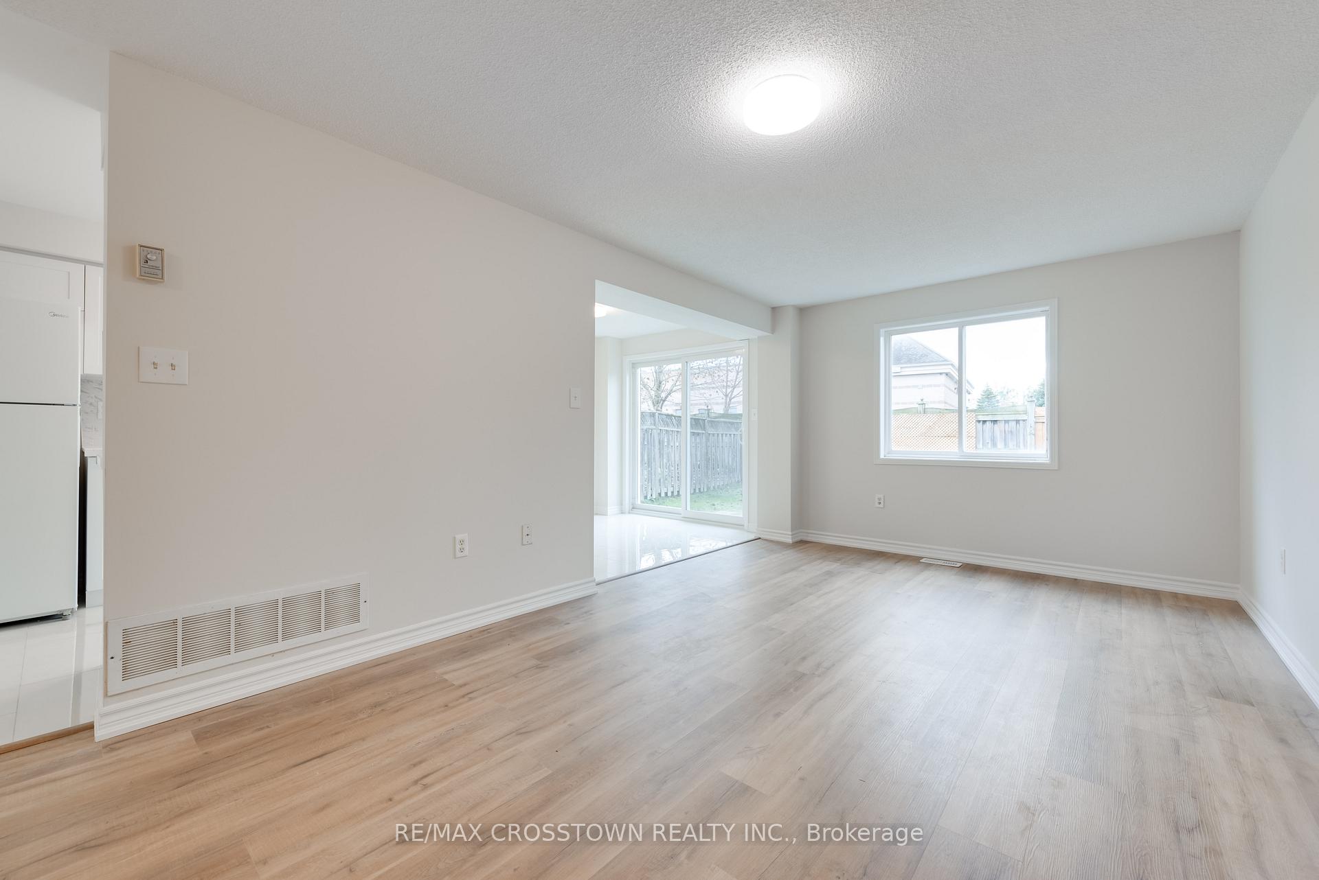 Photo 8 of 57 Lee Crescent, Barrie, Holly — HOMEH