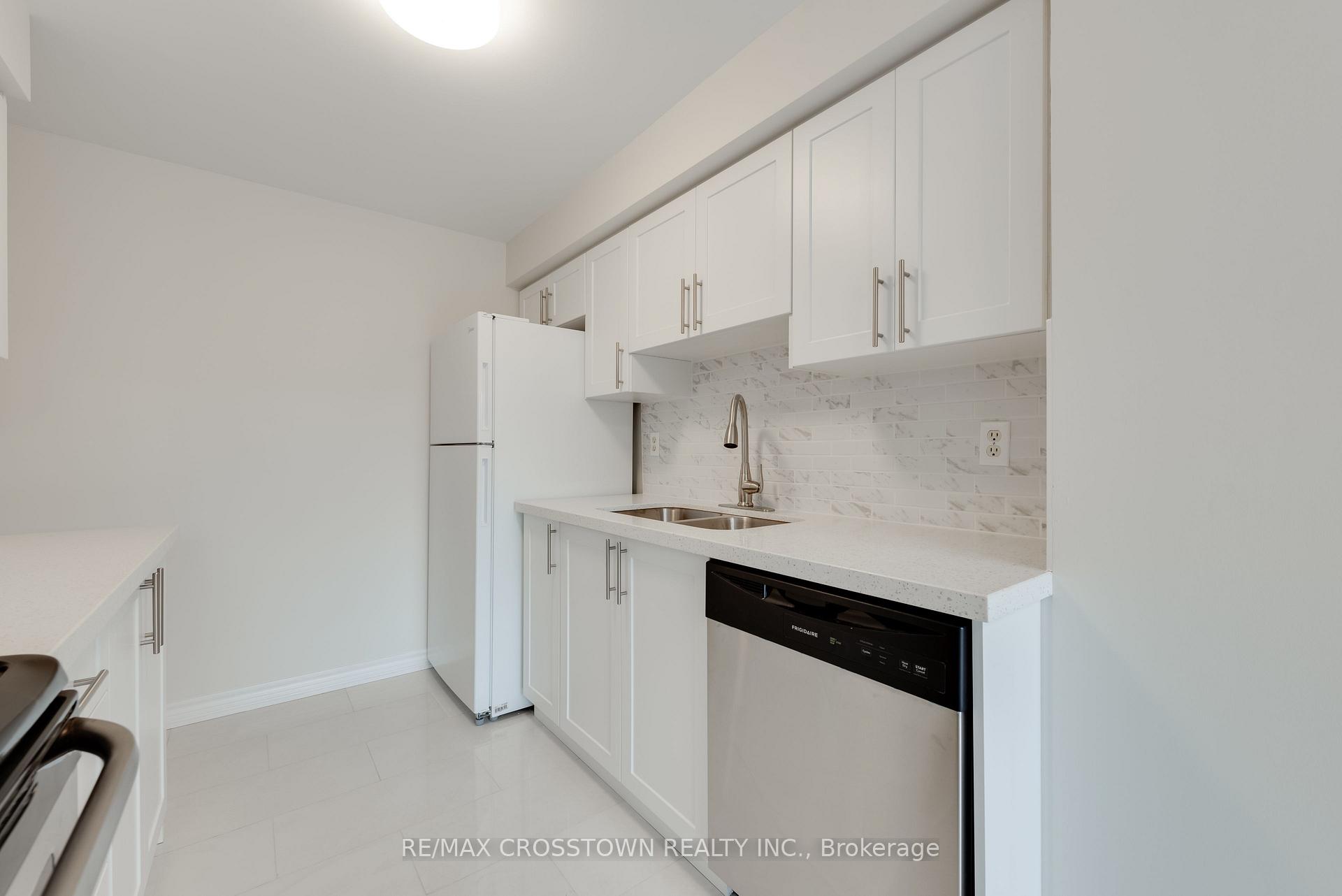Photo 10 of 57 Lee Crescent, Barrie, Holly — HOMEH