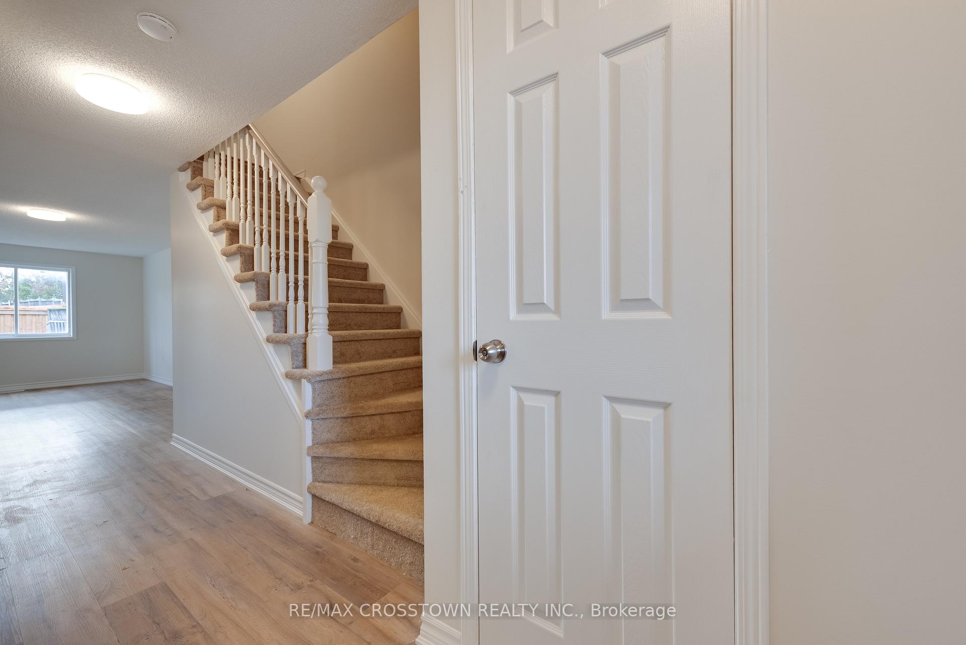 Photo 17 of 57 Lee Crescent, Barrie, Holly — HOMEH