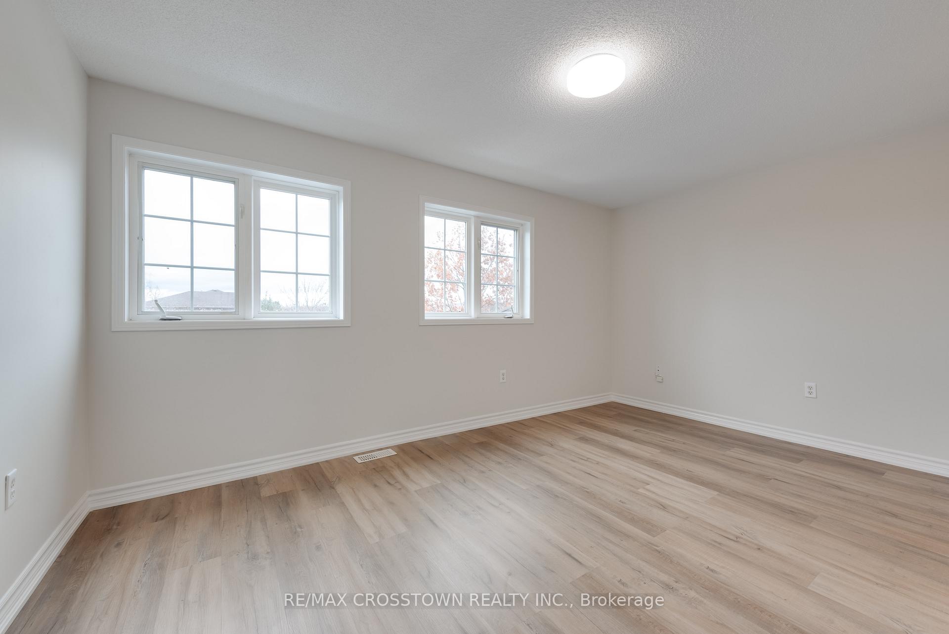 Photo 16 of 57 Lee Crescent, Barrie, Holly — HOMEH